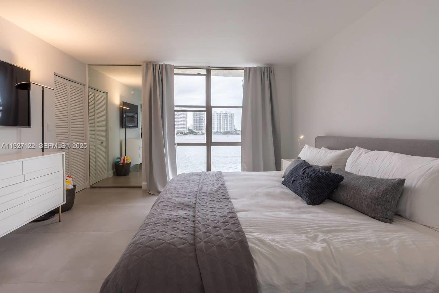 17600 N Bay Rd #N403 Sunny Isles Beach, FL 33160