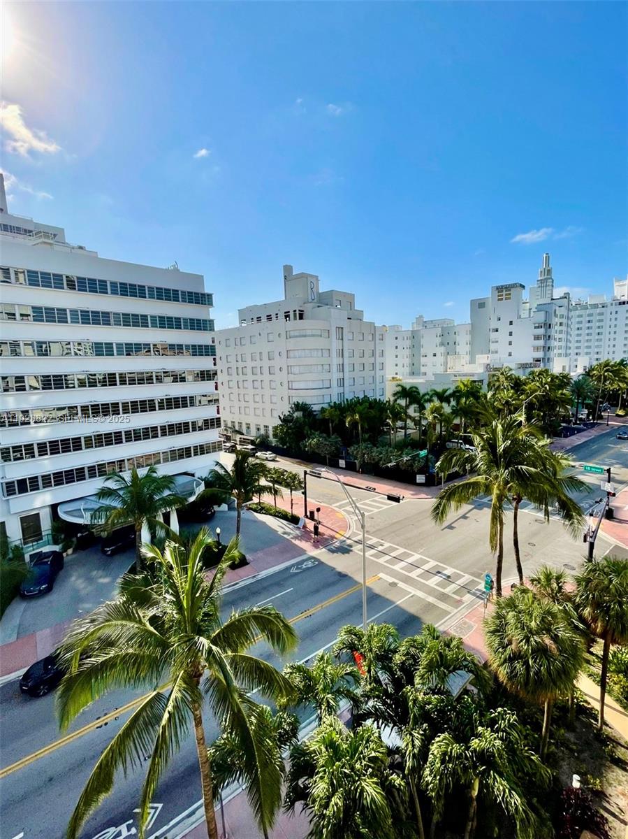 1800 Collins Ave #7C Miami Beach, FL 33139
