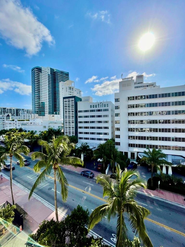 1800 Collins Ave #7C Miami Beach, FL 33139