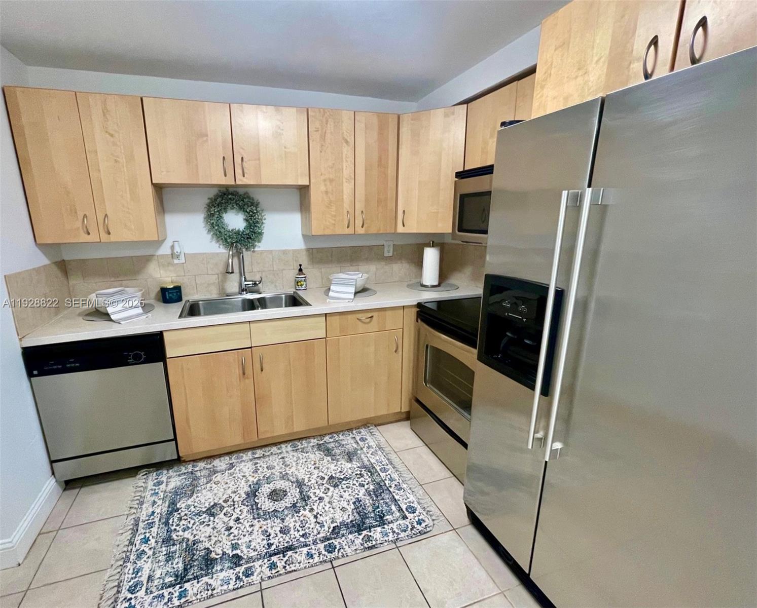 1800 Collins Ave #7C Miami Beach, FL 33139