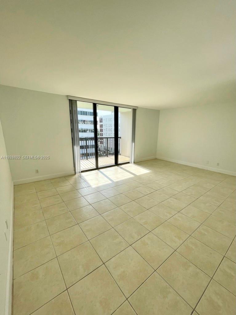 1800 Collins Ave #7C Miami Beach, FL 33139