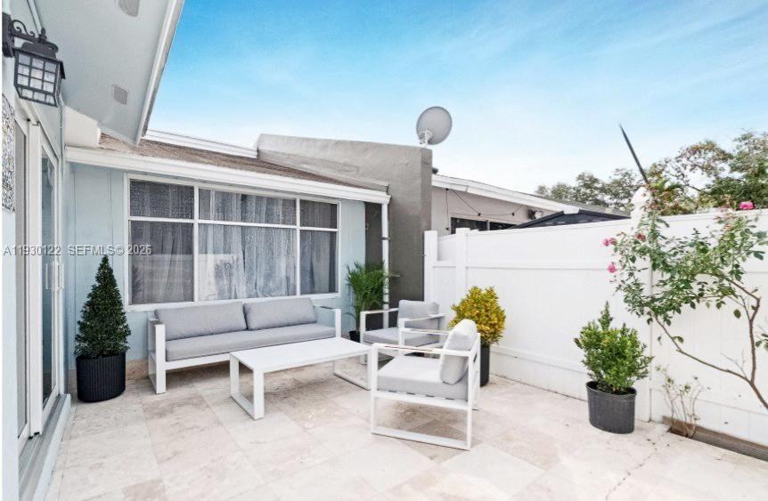 5546 S Lakewood Cir S C Margate, FL 33063