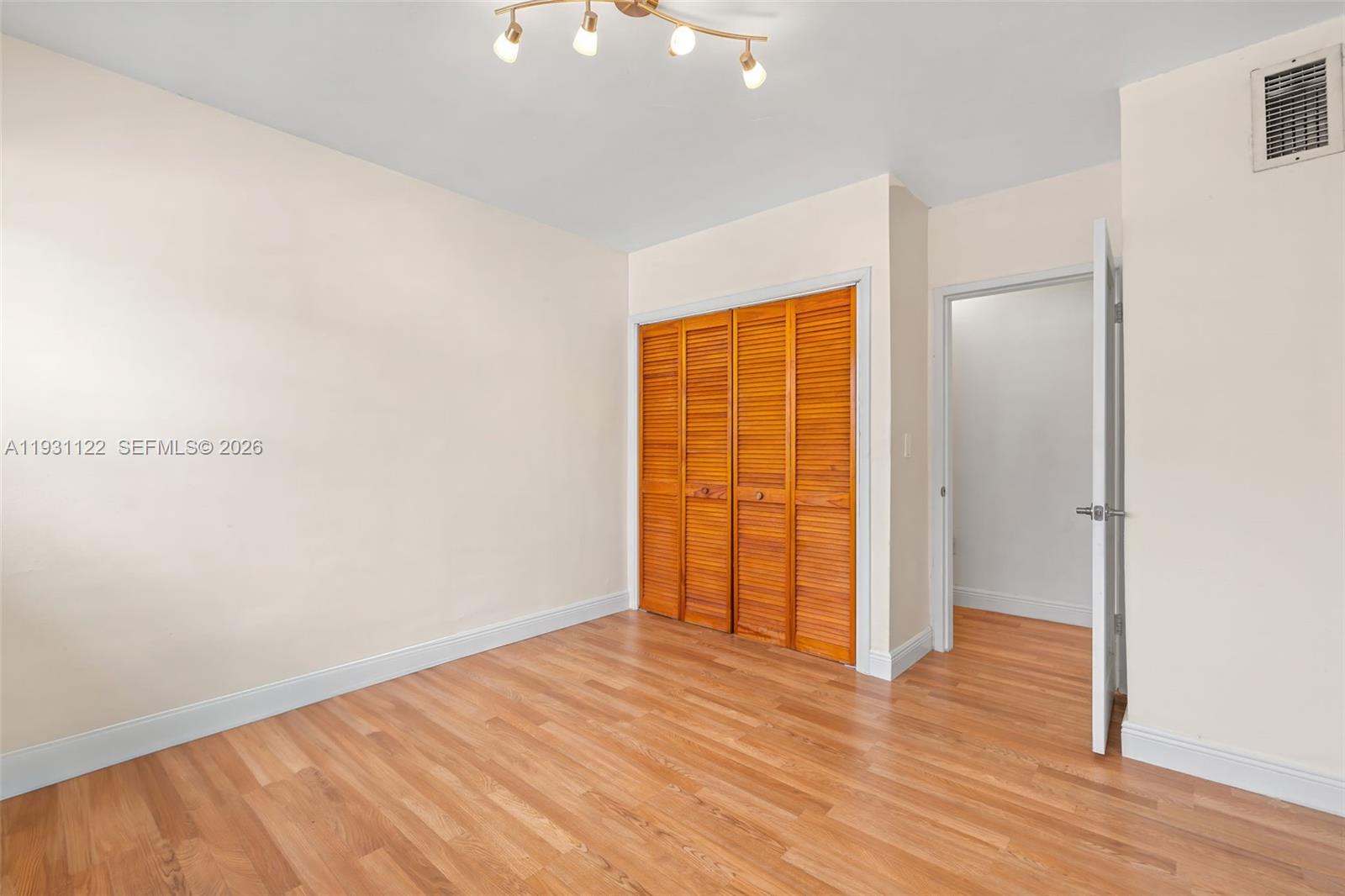 7270 Gary Ave Miami Beach, FL 33141