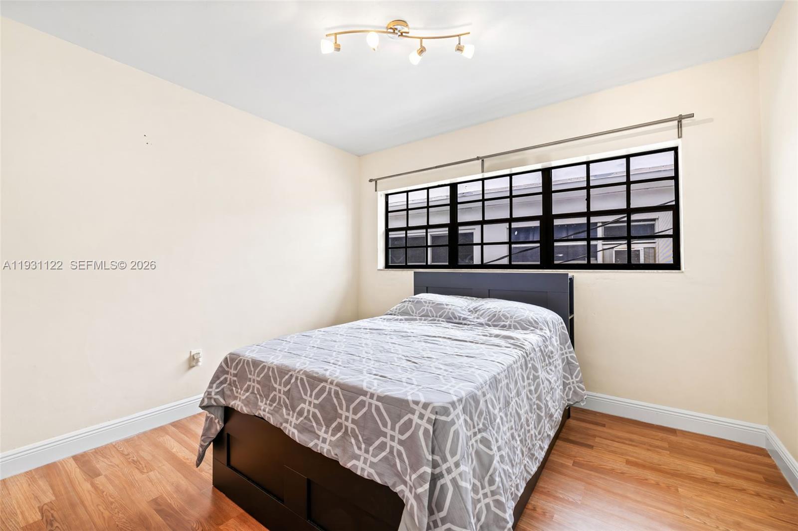 7270 Gary Ave Miami Beach, FL 33141