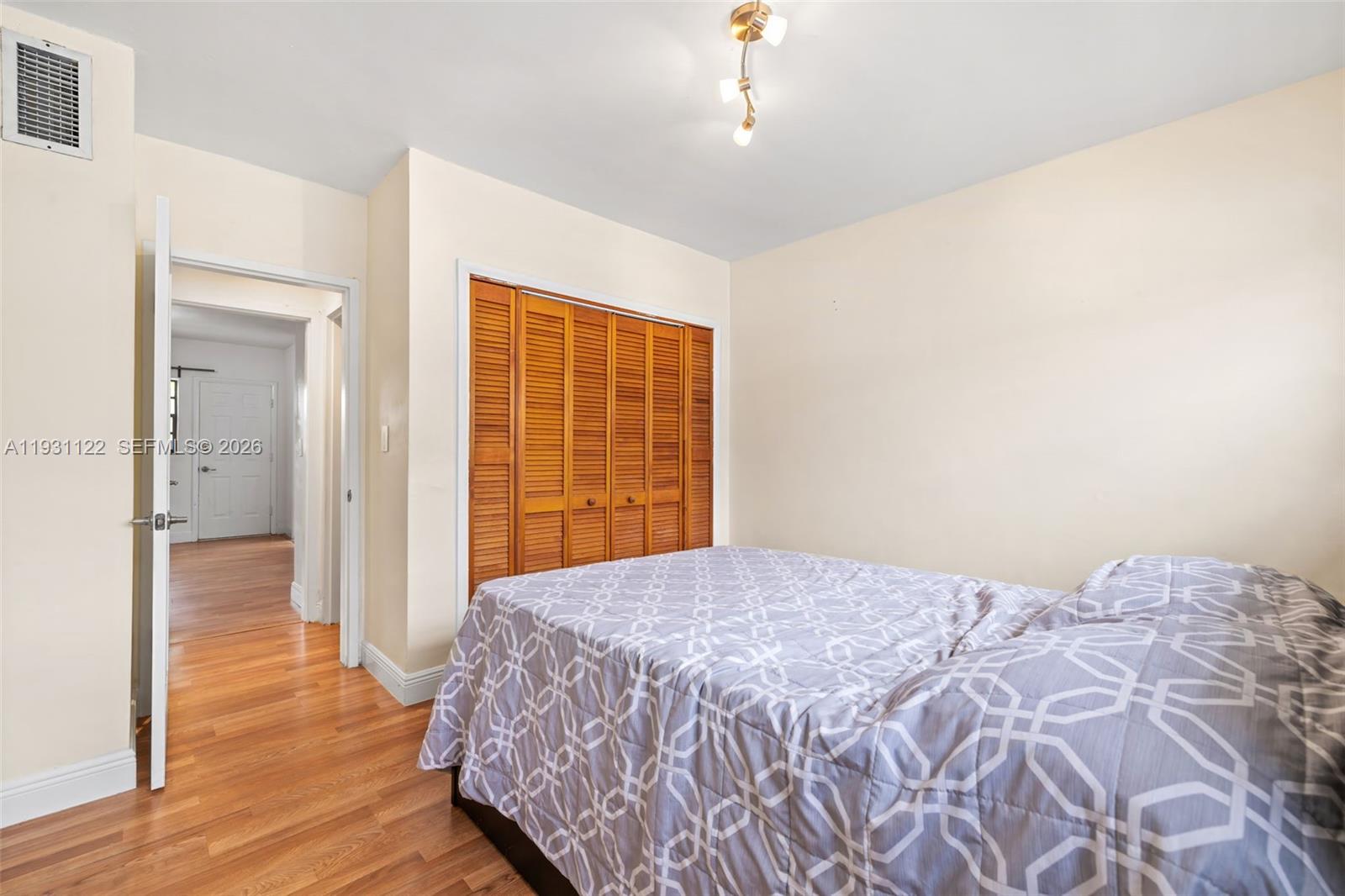 7270 Gary Ave Miami Beach, FL 33141