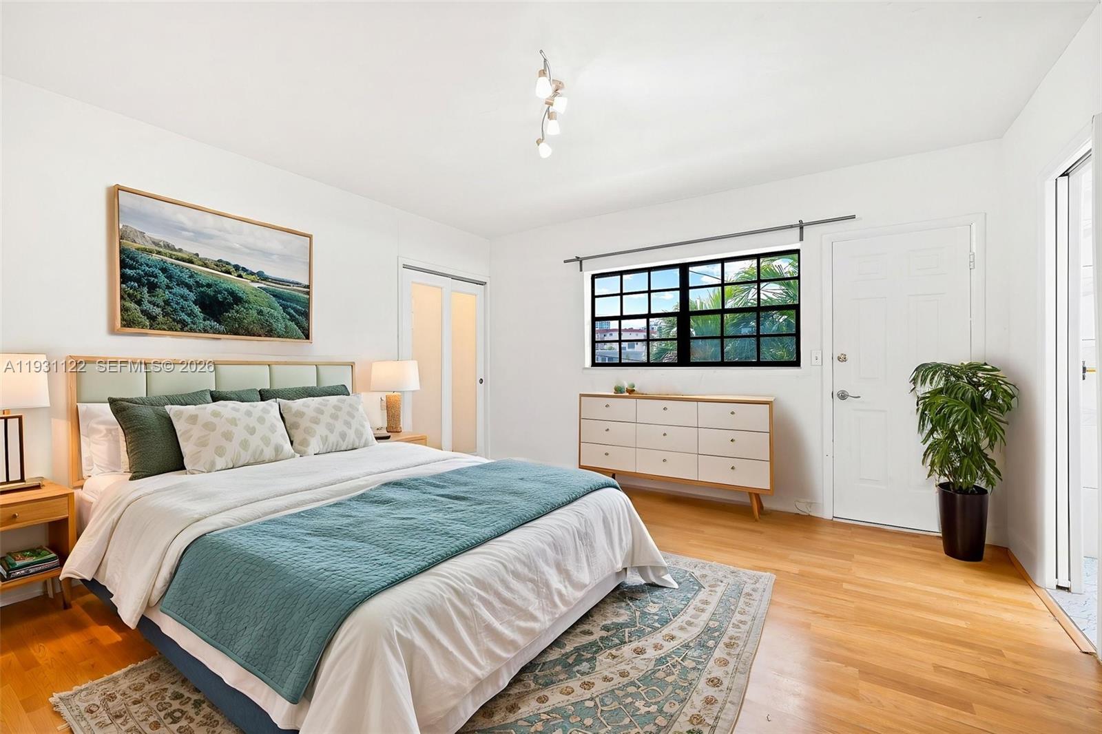 7270 Gary Ave Miami Beach, FL 33141