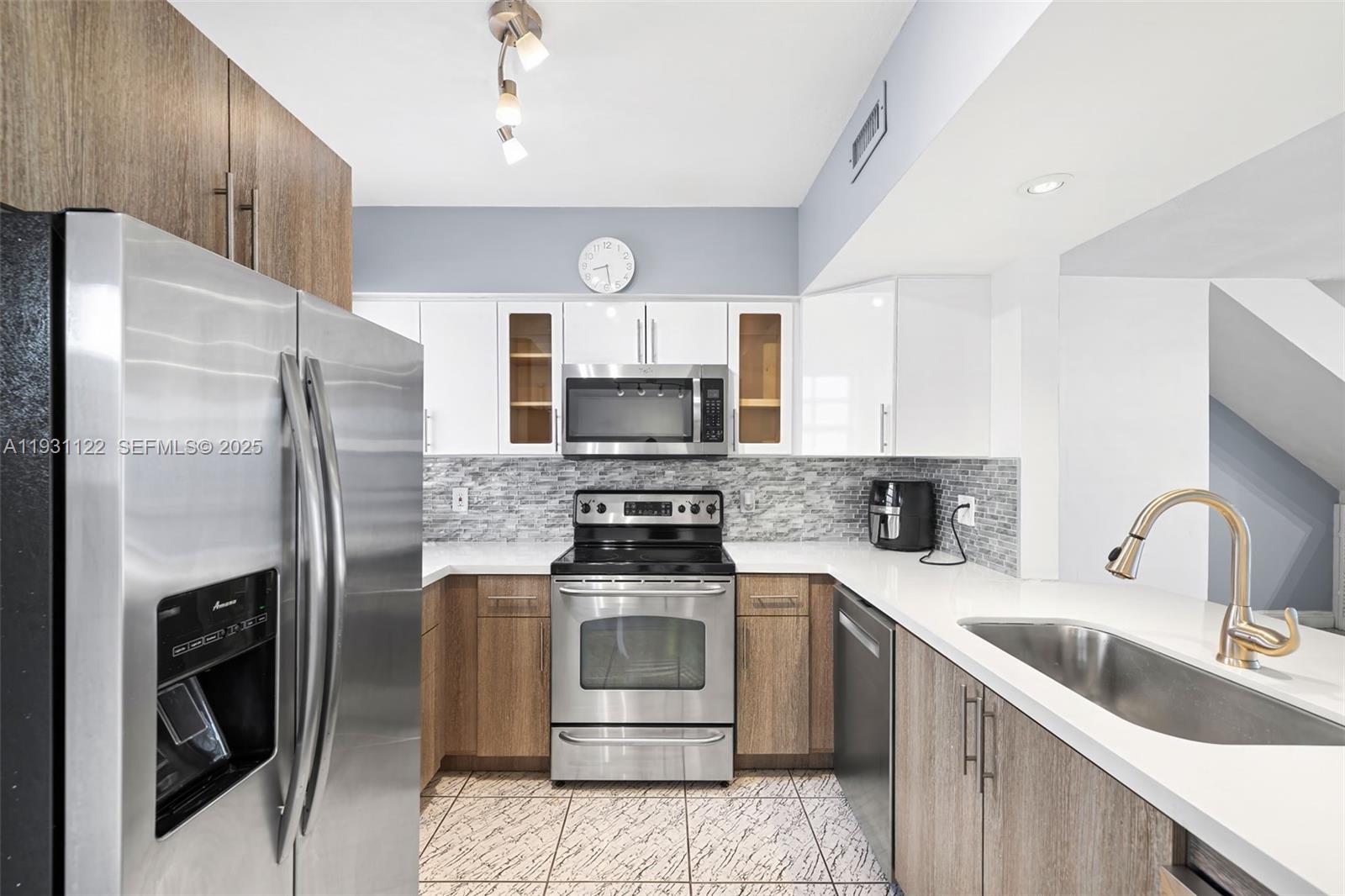 7270 Gary Ave Miami Beach, FL 33141