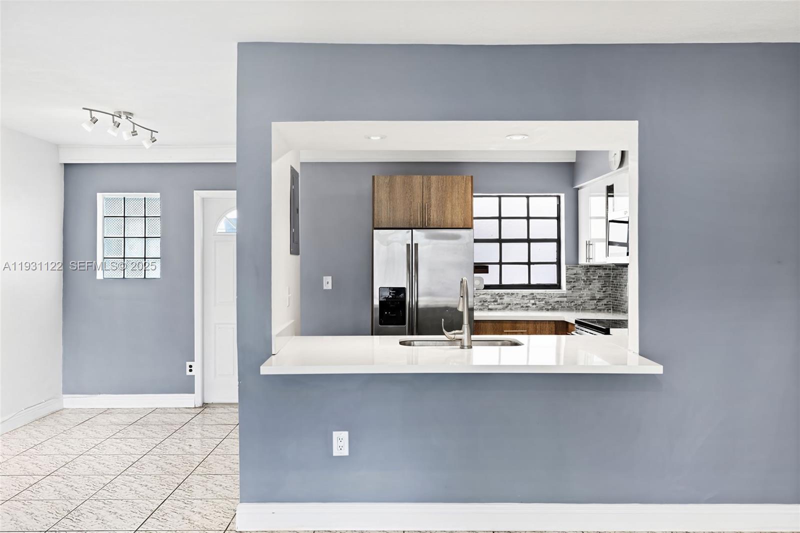 7270 Gary Ave Miami Beach, FL 33141