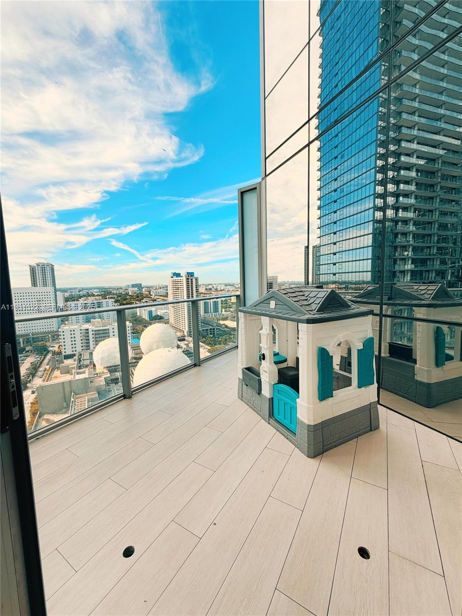 image Paramount Miami Worldcenter30