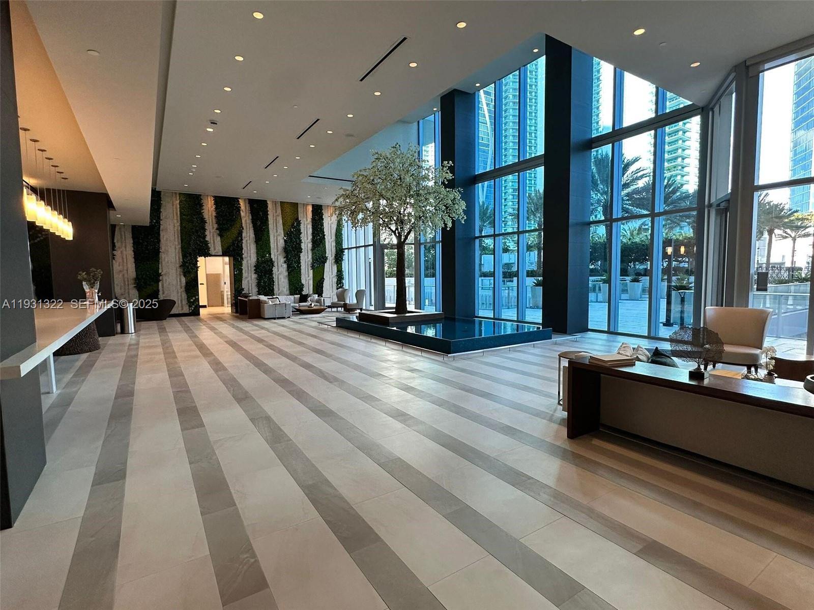 image Paramount Miami Worldcenter35