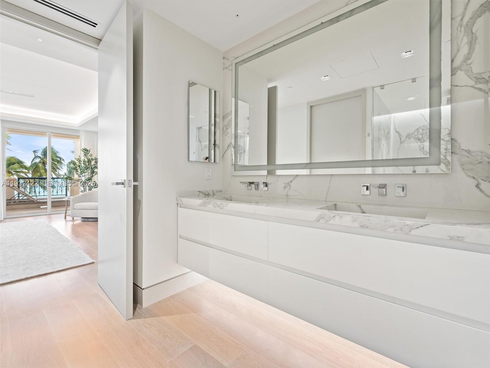 7937 Fisher Is Dr #7937 Miami Beach, FL 33109