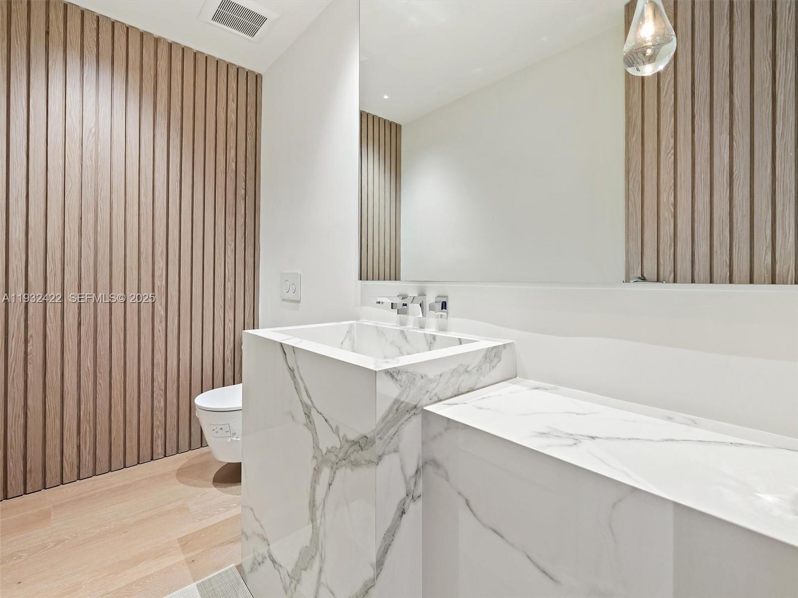 7937 Fisher Is Dr #7937 Miami Beach, FL 33109