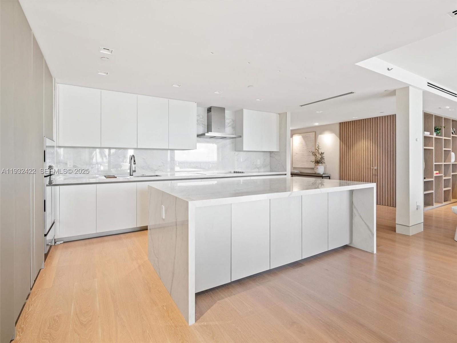 7937 Fisher Is Dr #7937 Miami Beach, FL 33109