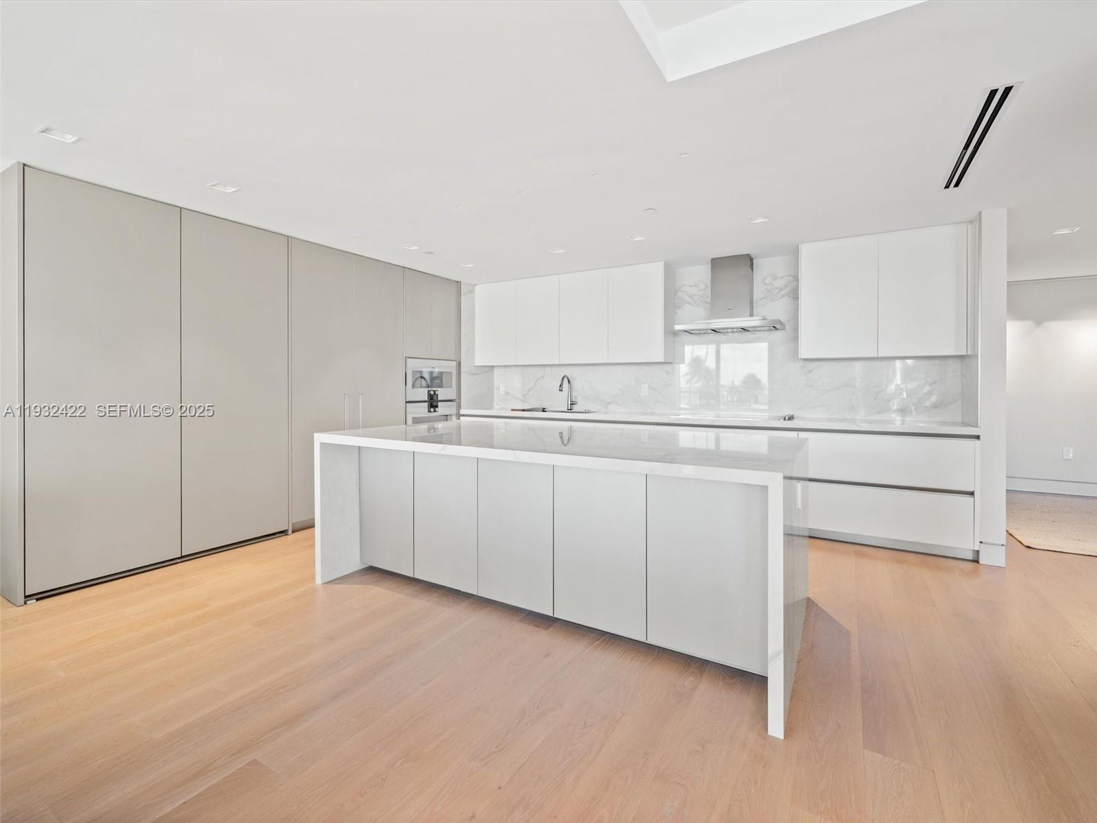 7937 Fisher Is Dr #7937 Miami Beach, FL 33109