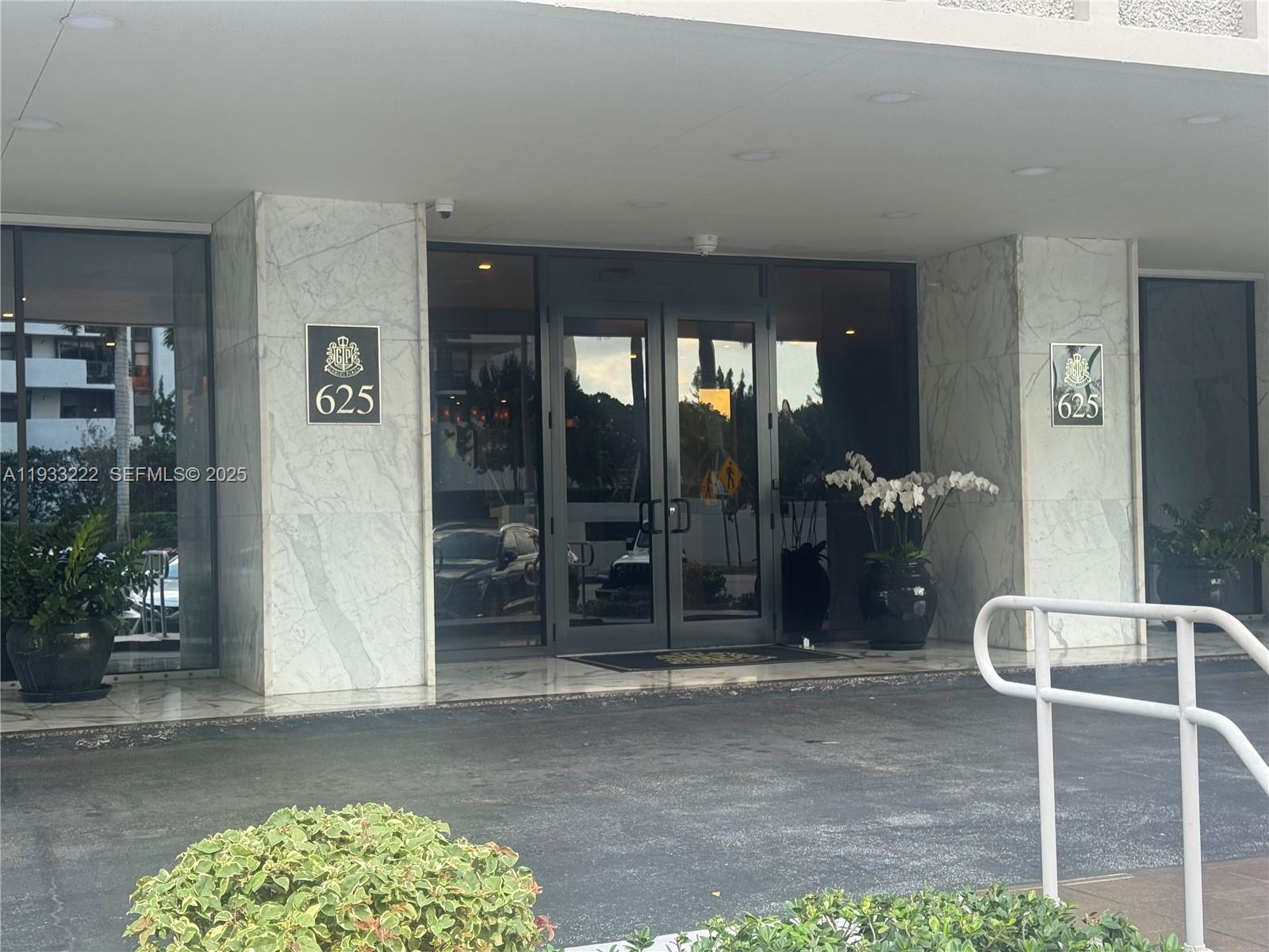 625 Biltmore Way #1103 Coral Gables, FL 33134