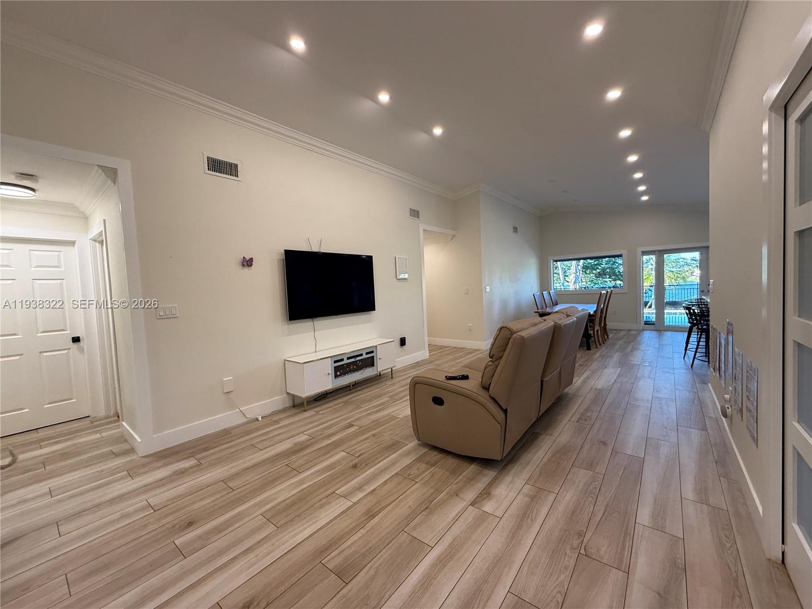 8335 NW 197th Ter Hialeah, FL 33015