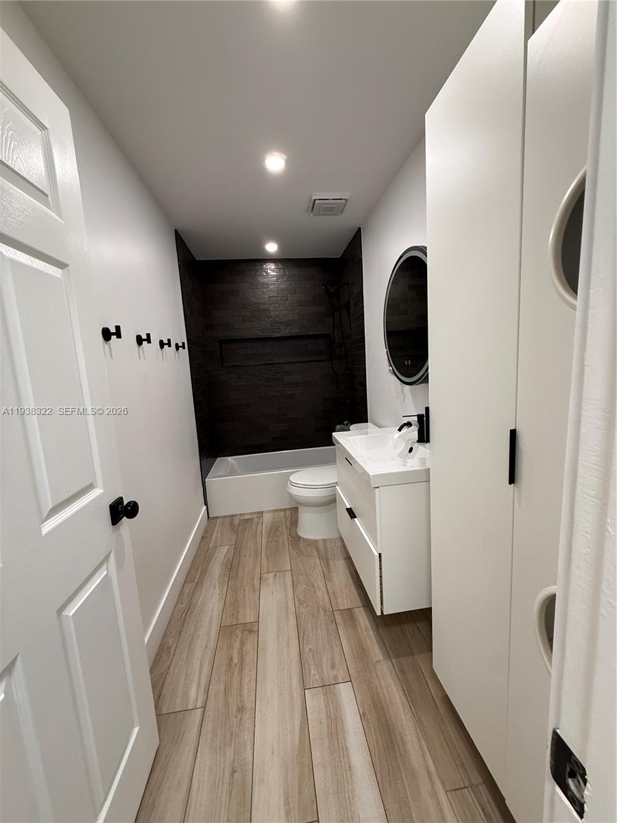 8335 NW 197th Ter Hialeah, FL 33015