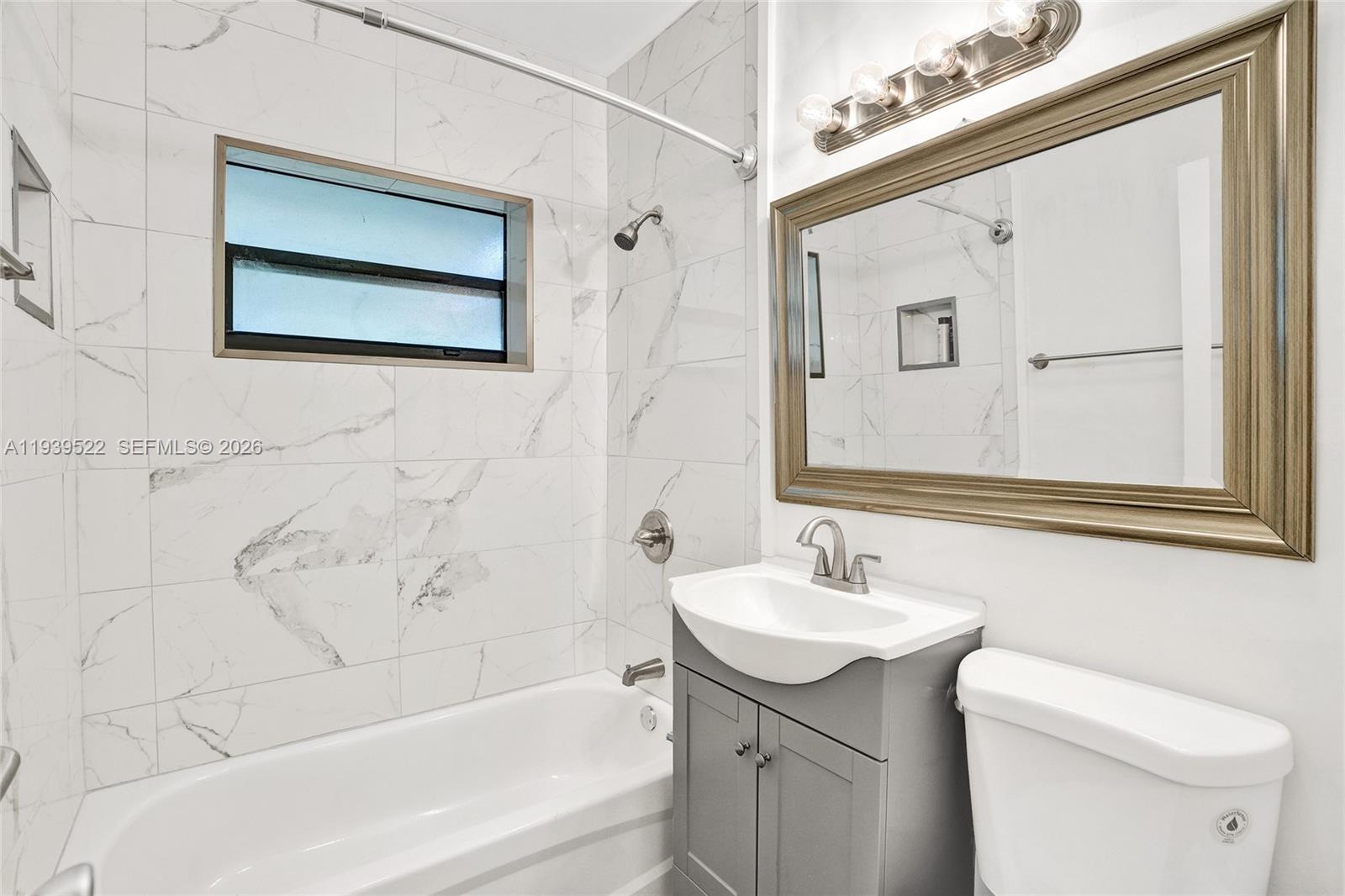 1050 NE 153rd Ter North Miami Beach, FL 33162