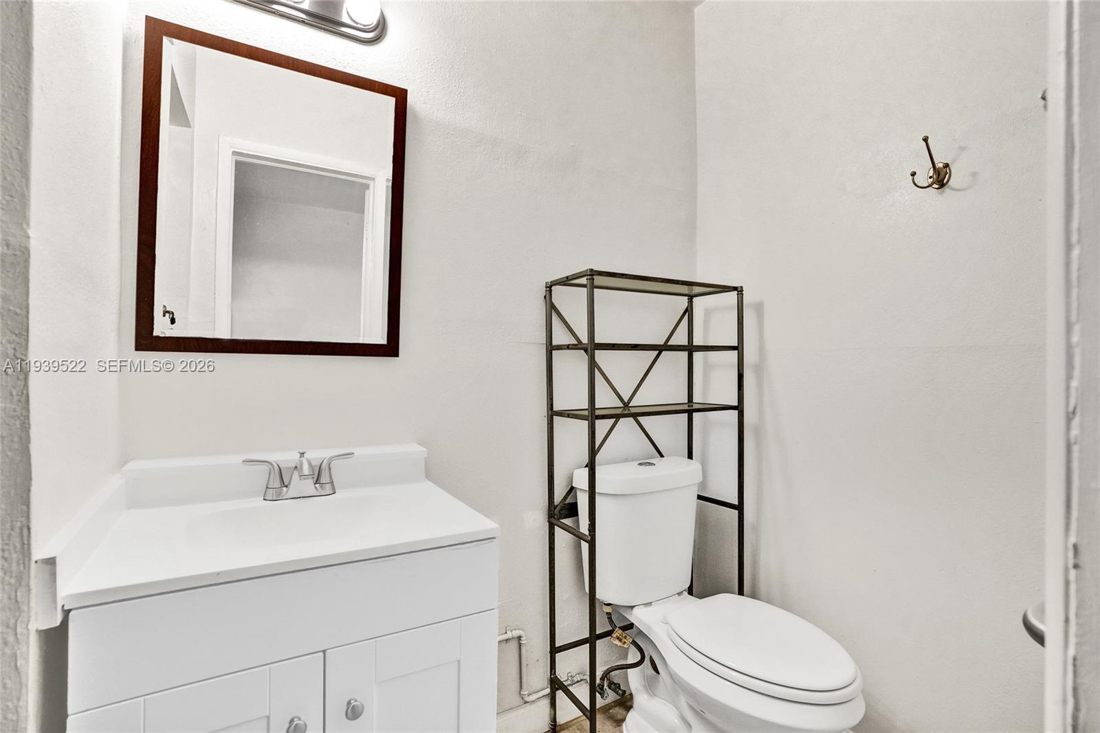 1050 NE 153rd Ter North Miami Beach, FL 33162