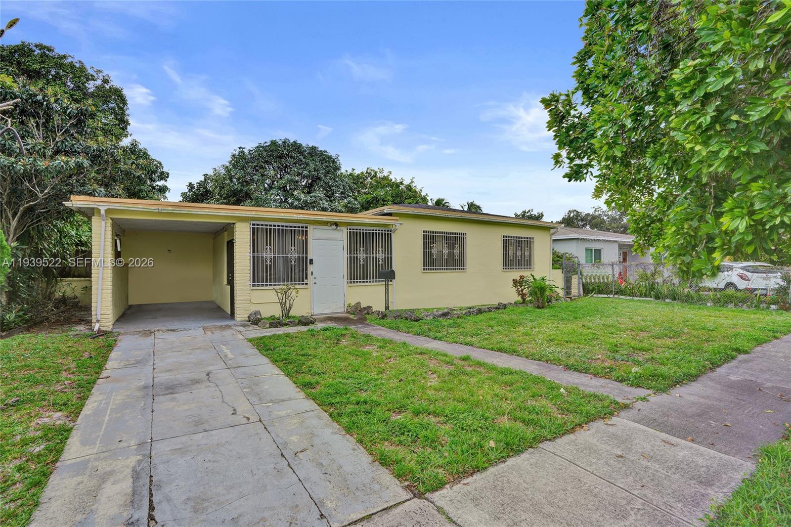 1050 NE 153rd Ter North Miami Beach, FL 33162