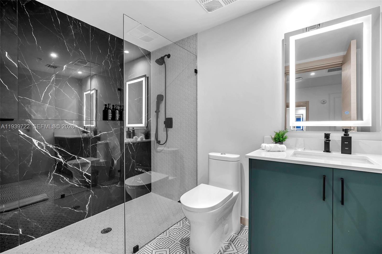 4220 Laguna St #505 Coral Gables, FL 33146