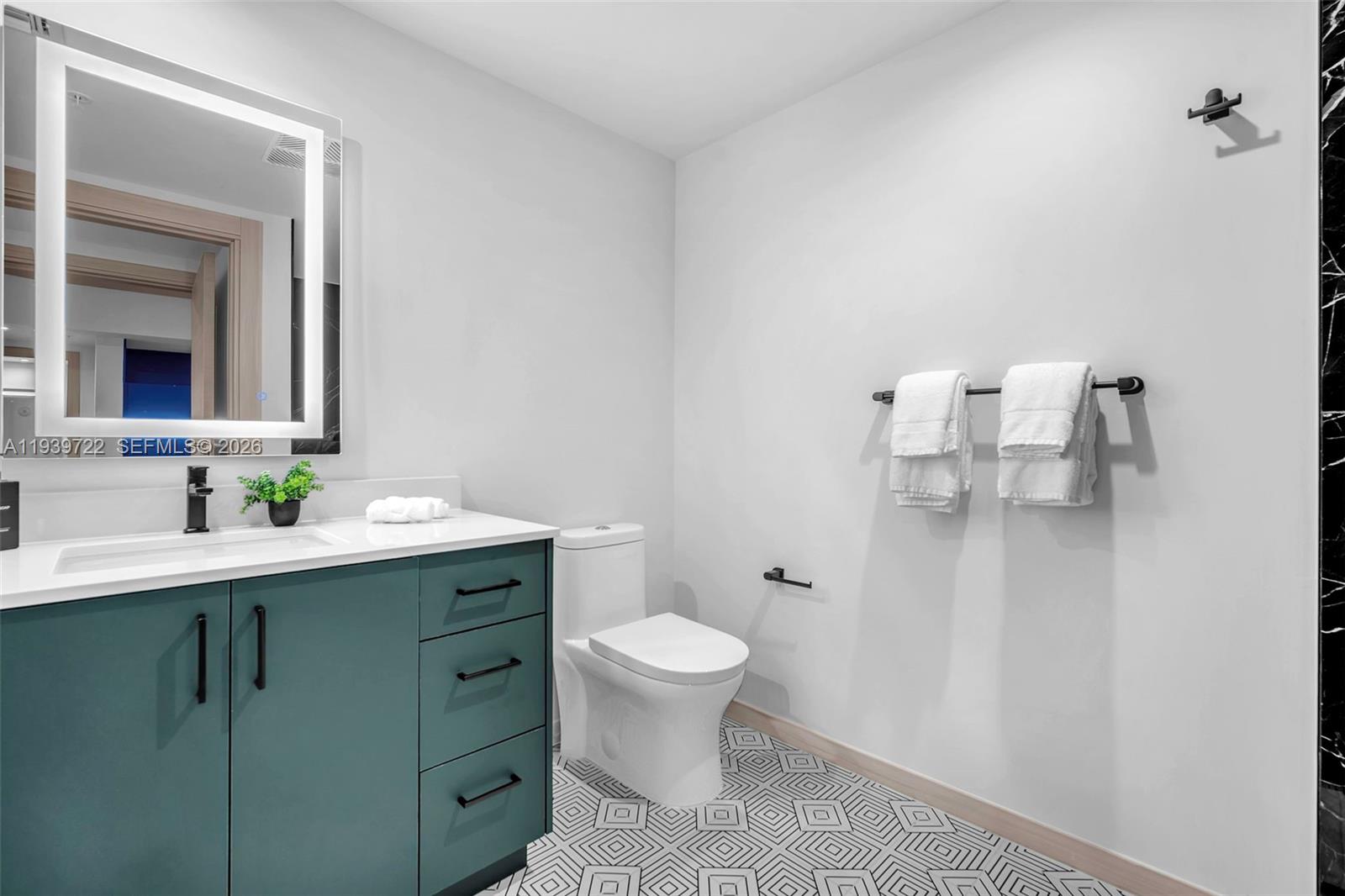 4220 Laguna St #505 Coral Gables, FL 33146