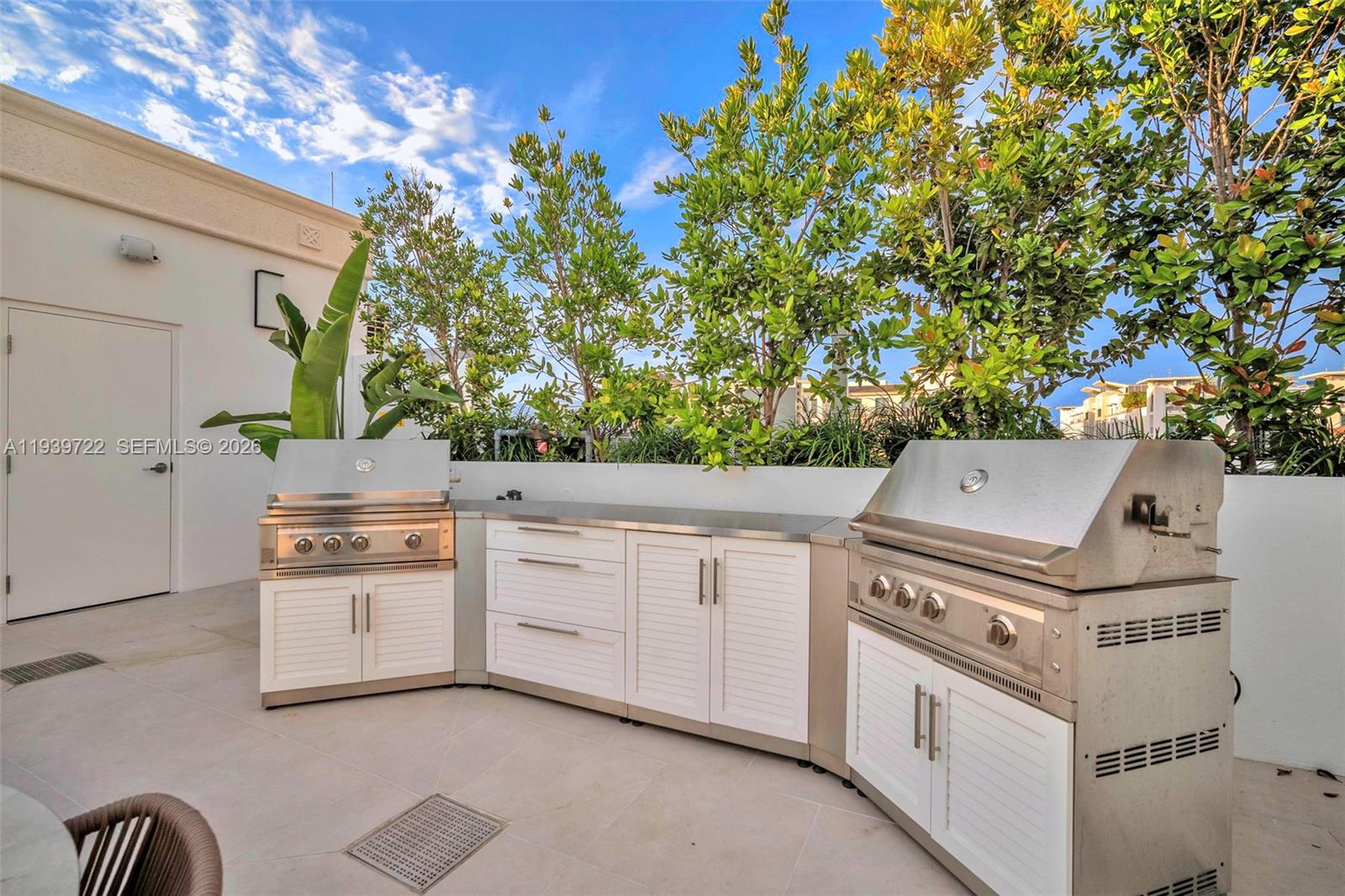 4220 Laguna St #505 Coral Gables, FL 33146