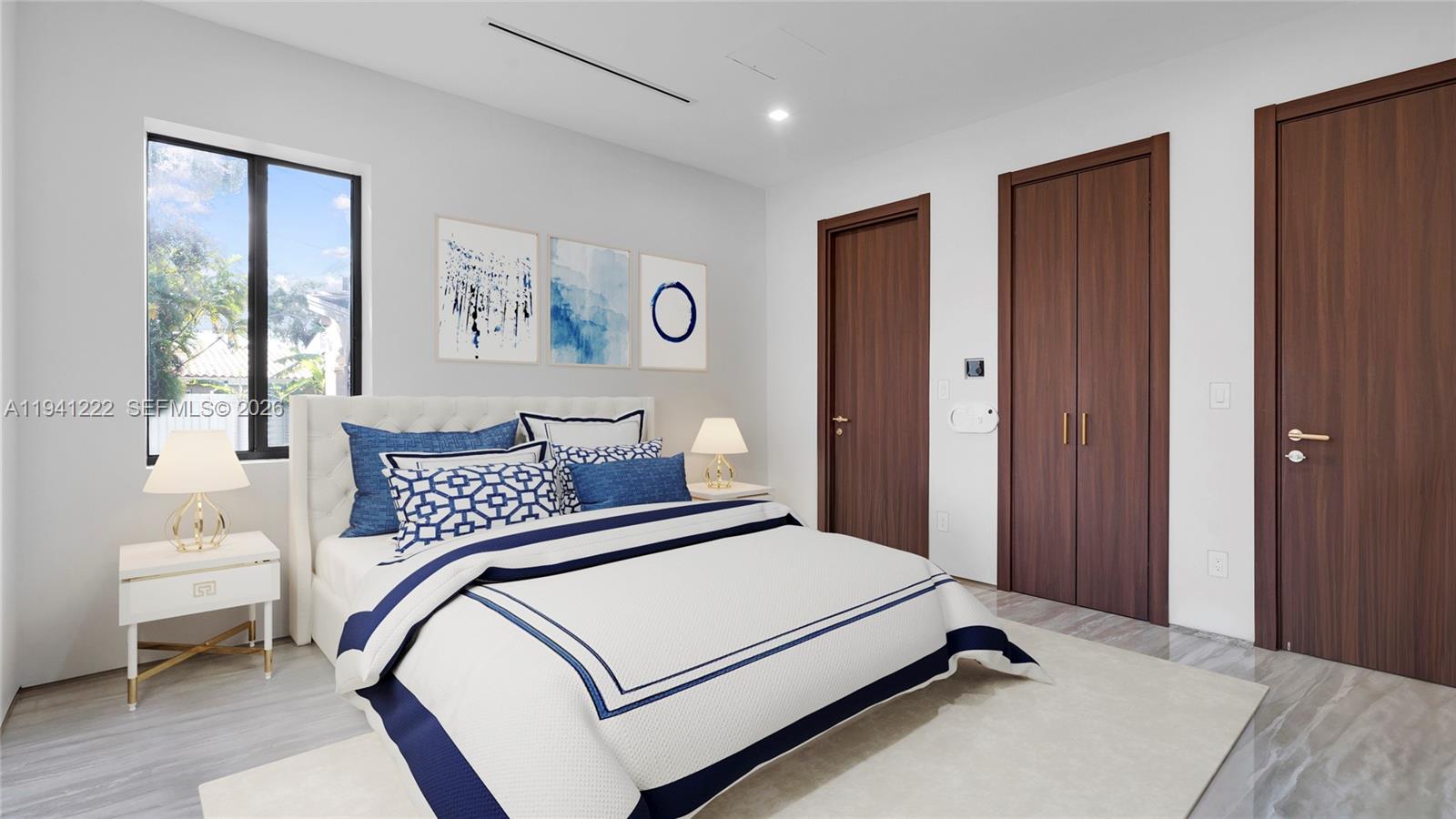 19600 NE 26th Ave Miami, FL 33180