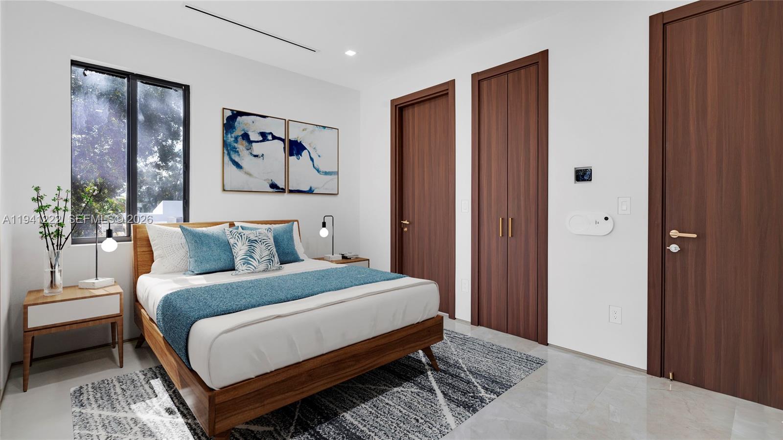 19600 NE 26th Ave Miami, FL 33180