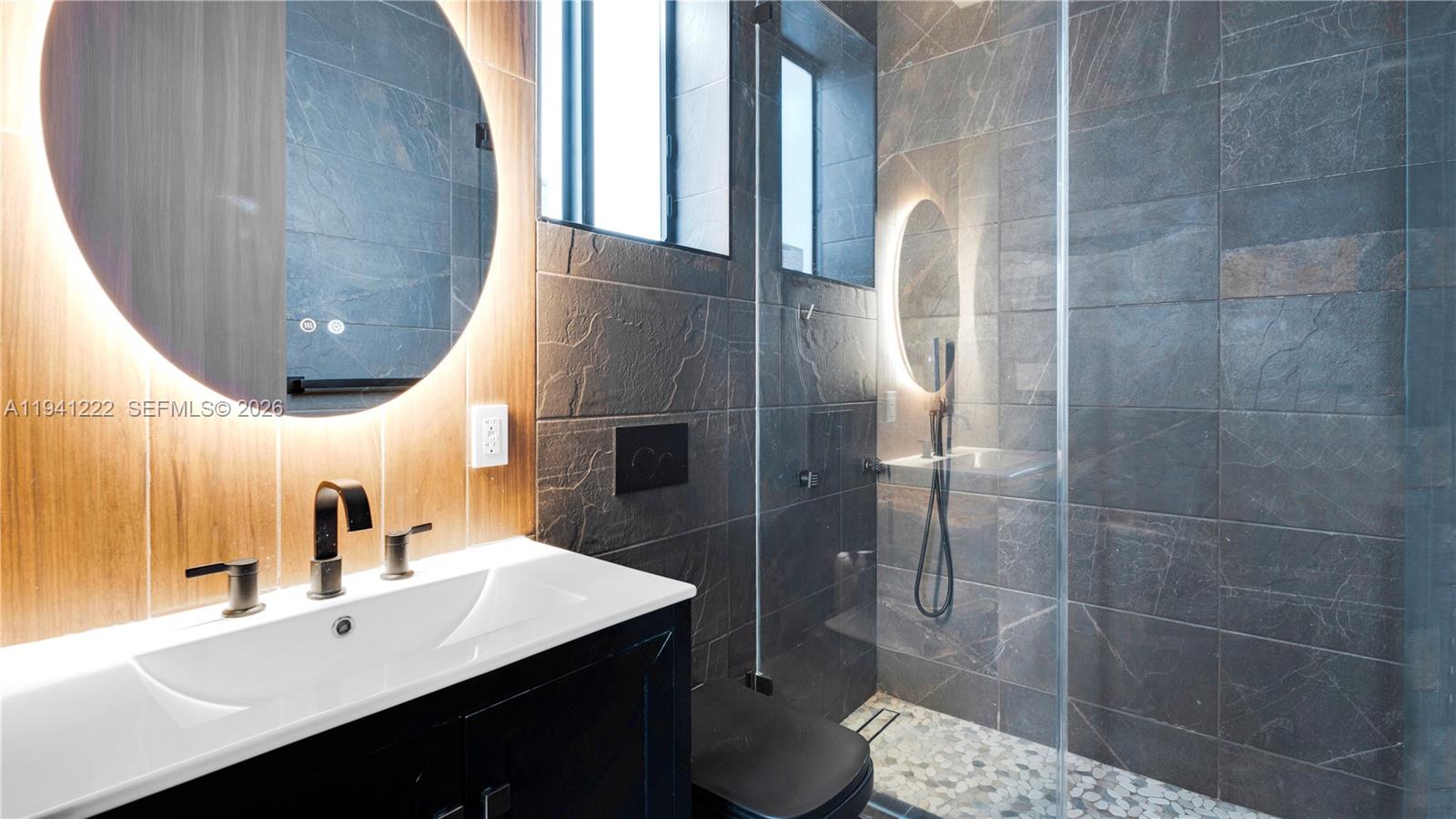 19600 NE 26th Ave Miami, FL 33180