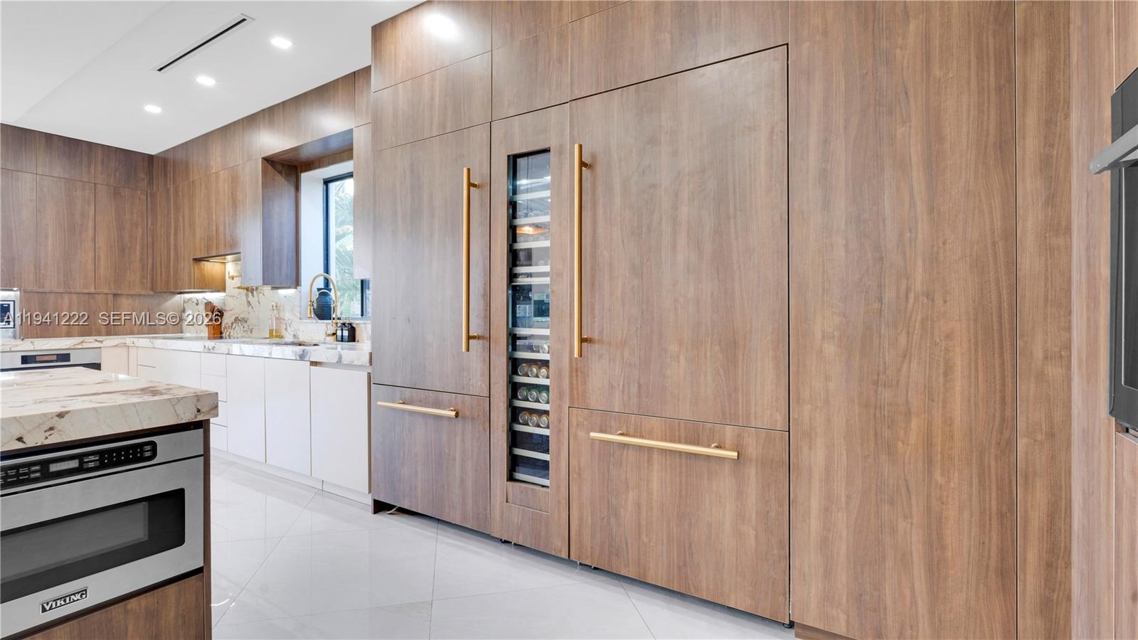 19600 NE 26th Ave Miami, FL 33180