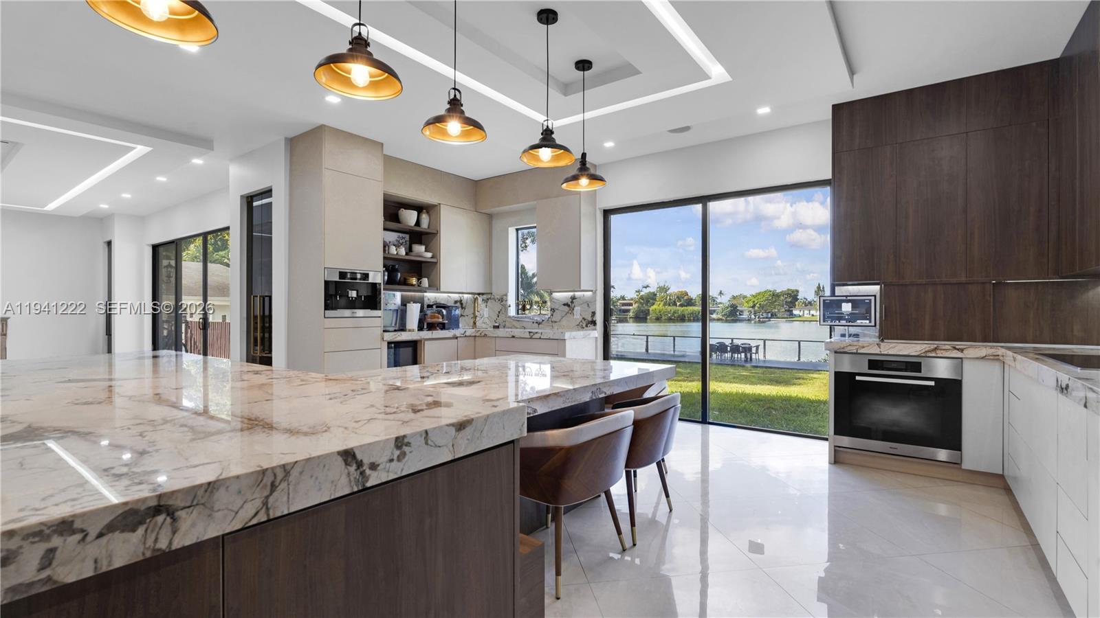 19600 NE 26th Ave Miami, FL 33180