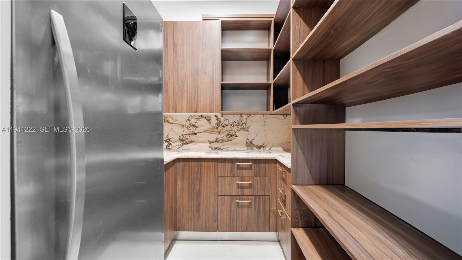 19600 NE 26th Ave Miami, FL 33180