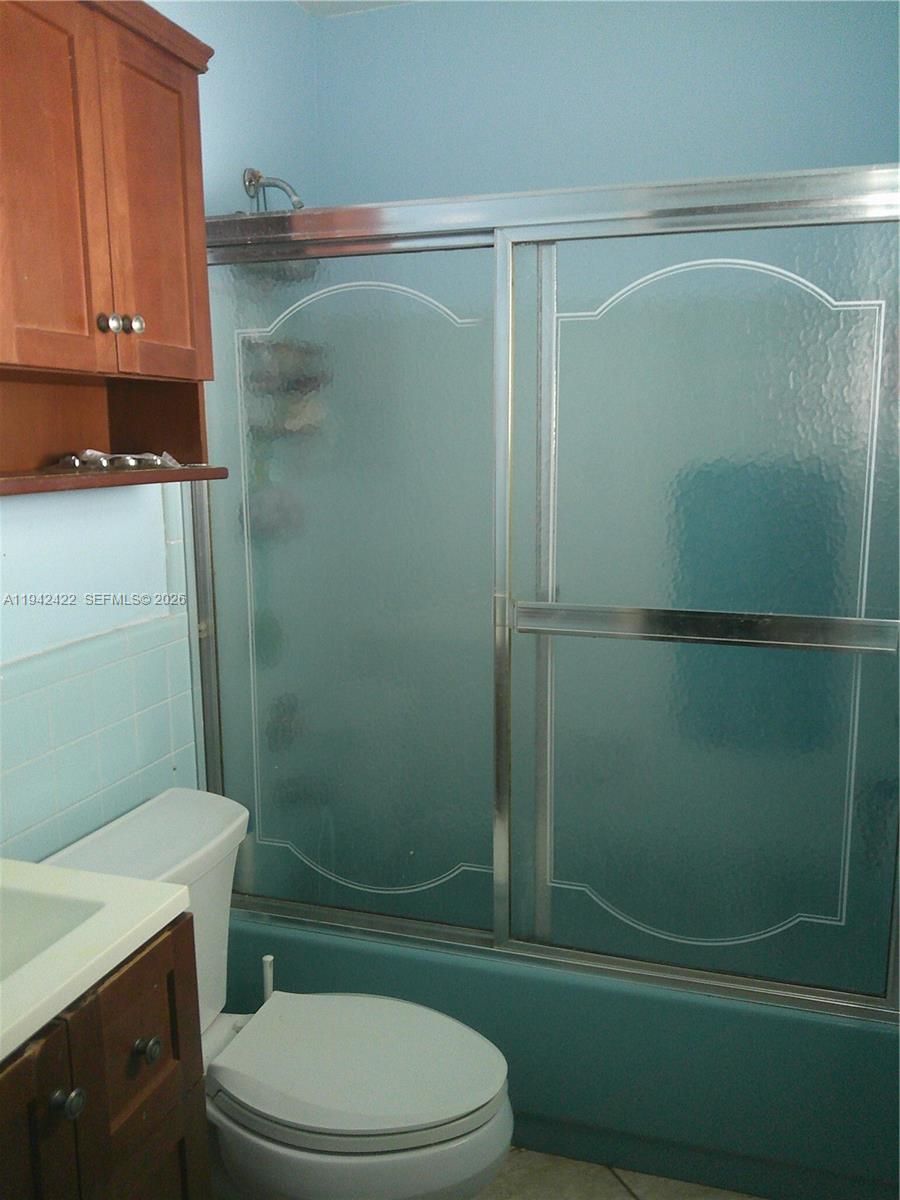 7422 NW 70th Ave Tamarac, FL 33321