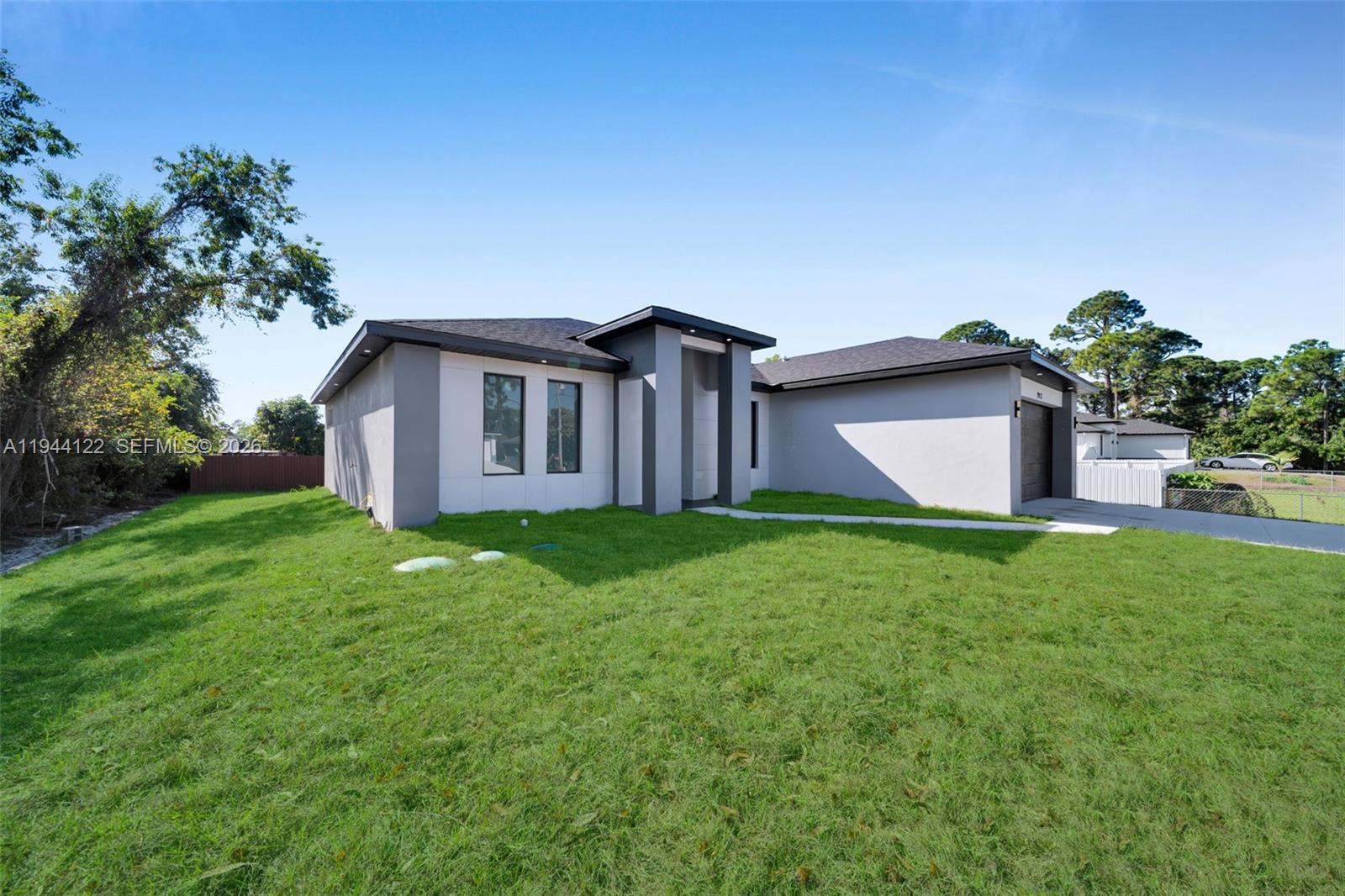 2913 14th W Lehigh Acres, FL 33971