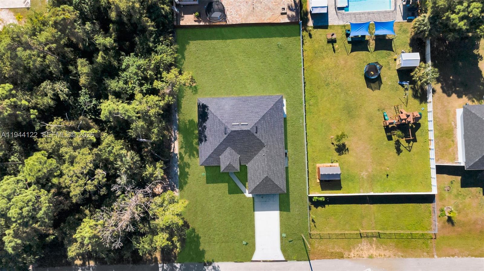 2913 14th W Lehigh Acres, FL 33971