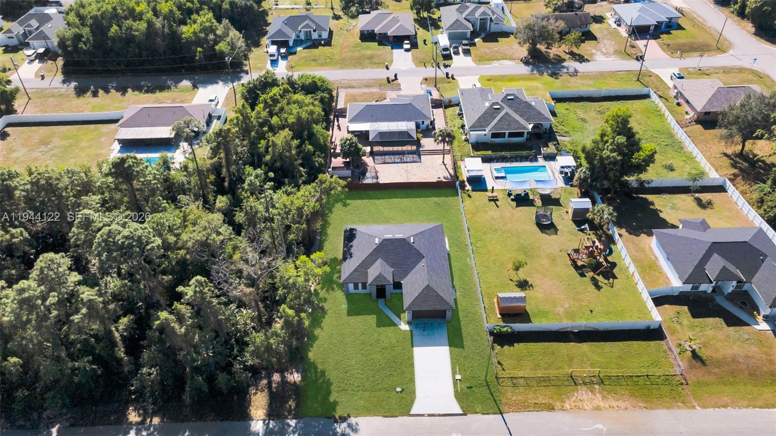 2913 14th W Lehigh Acres, FL 33971