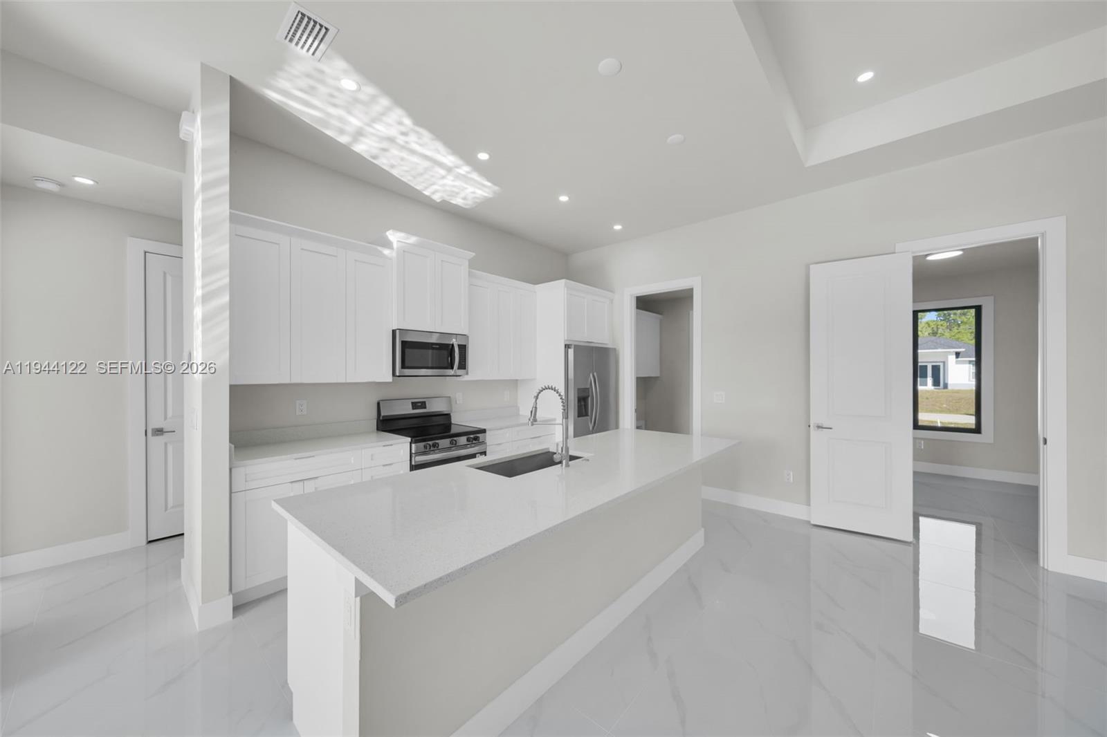 2913 14th W Lehigh Acres, FL 33971