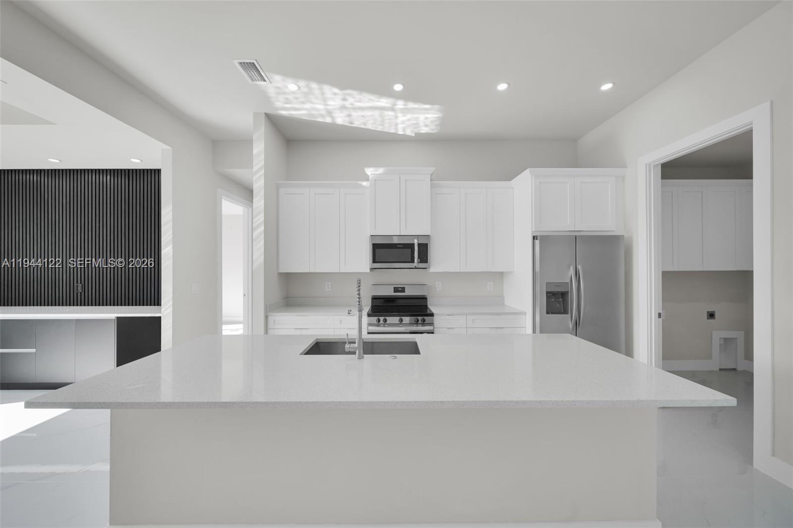 2913 14th W Lehigh Acres, FL 33971