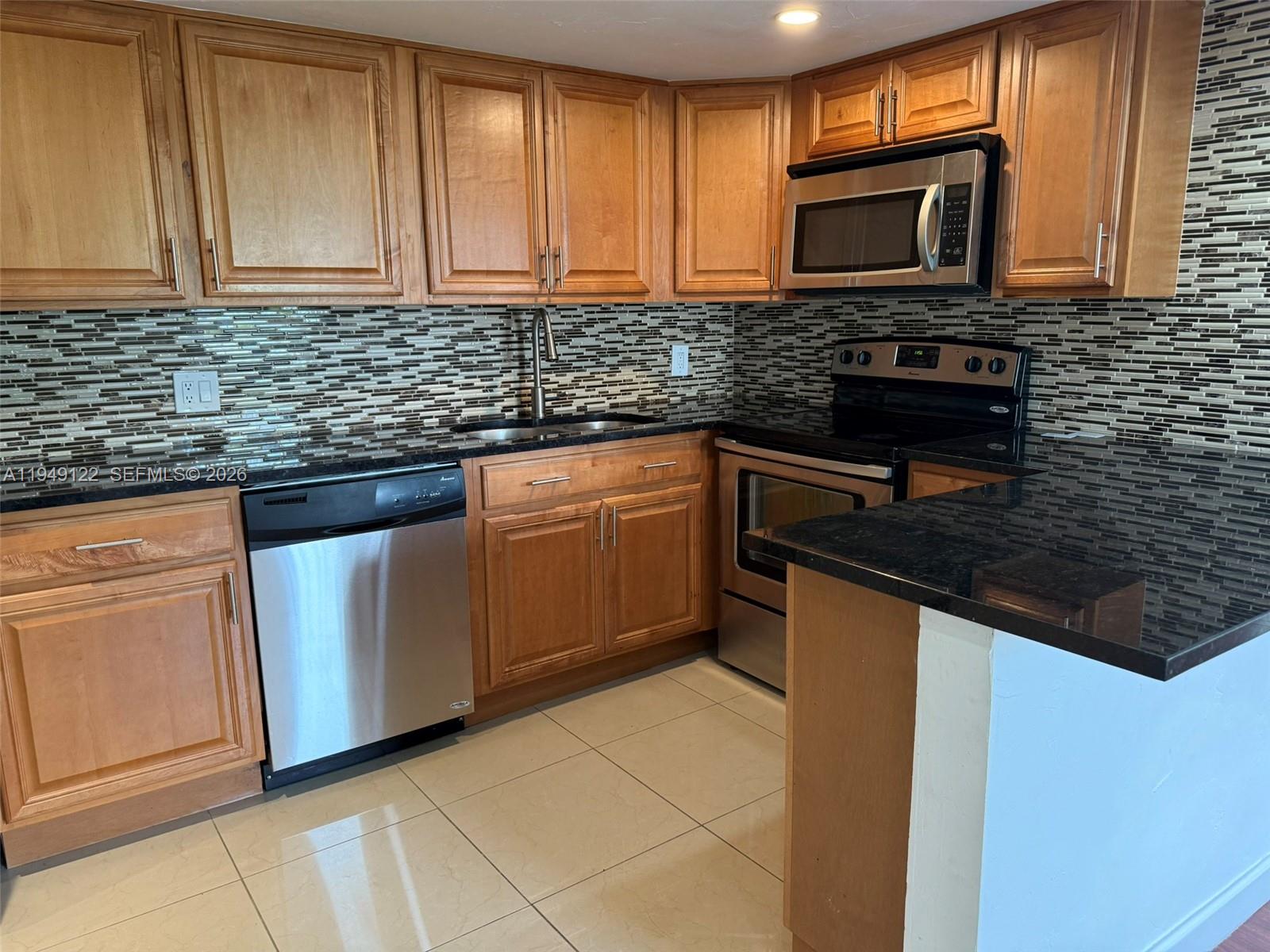 3860 NE 170th St #412 North Miami Beach, FL 33160