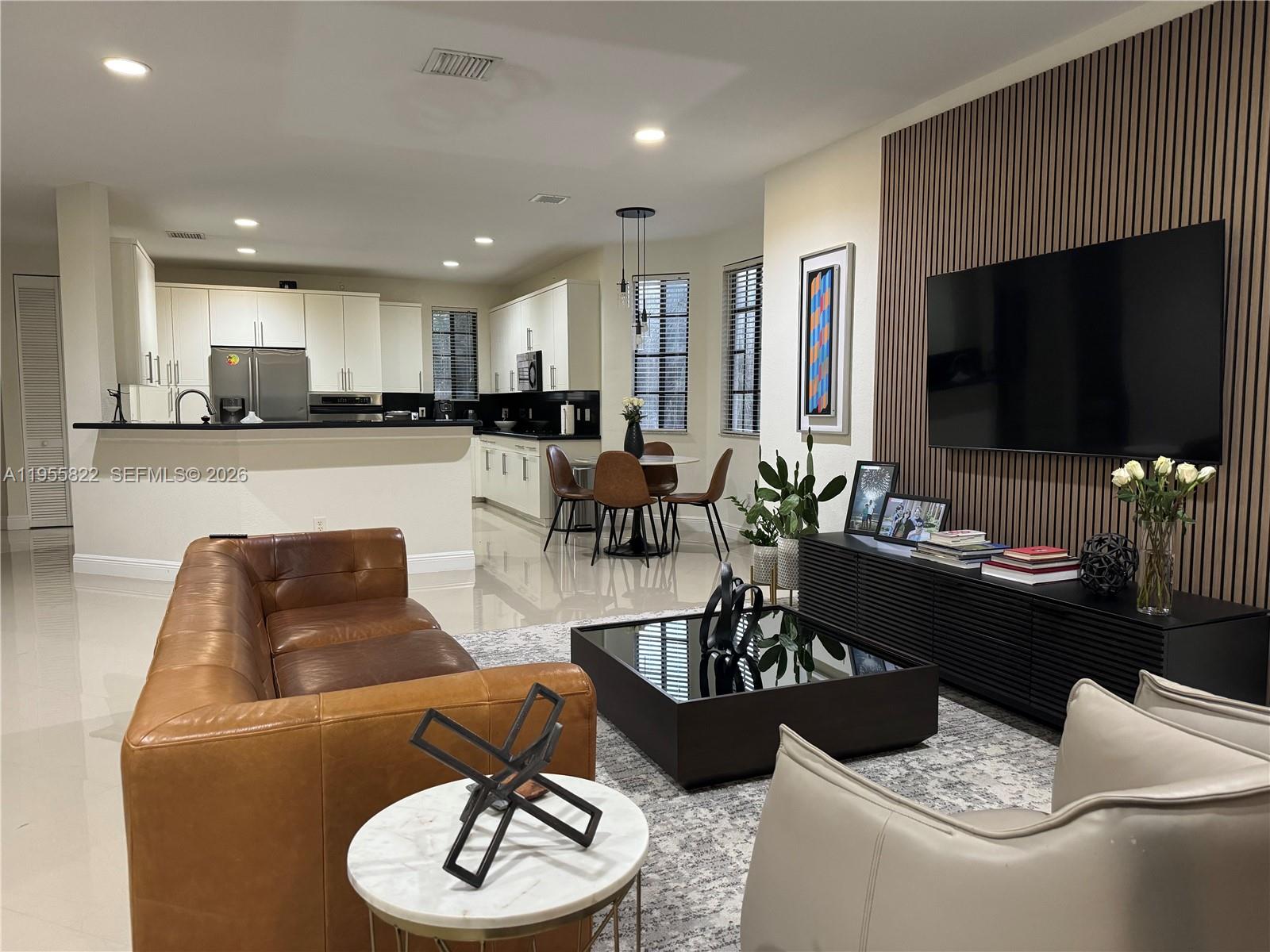 1547 Passion Vine Cir #5-3