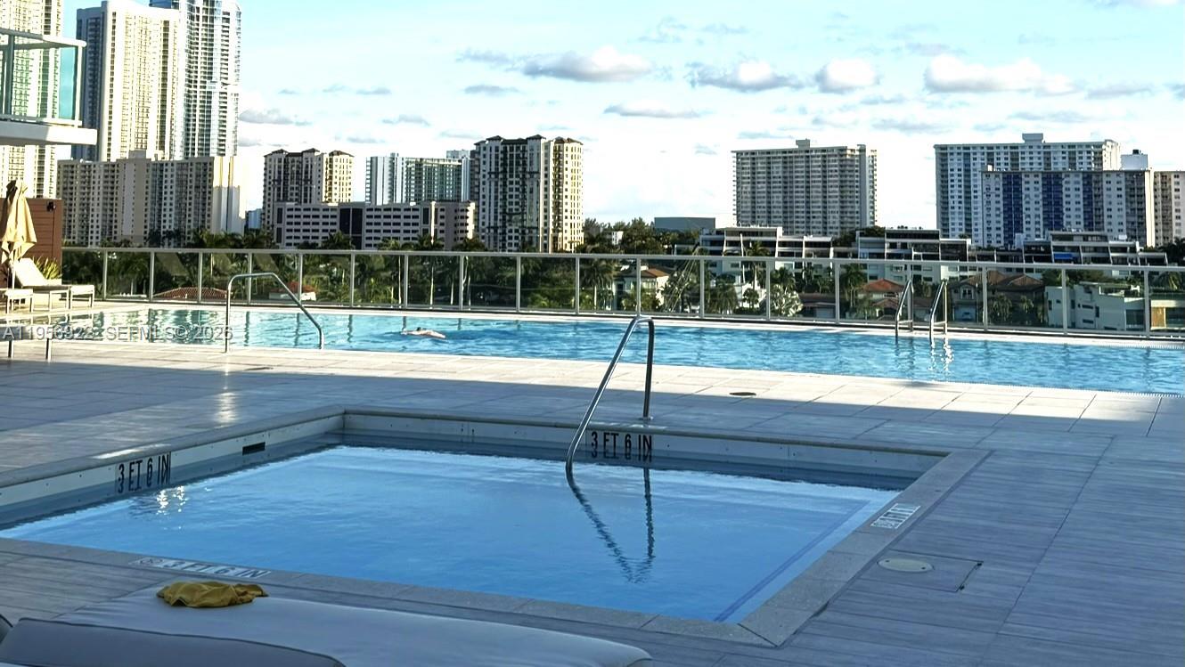 image 400 Sunny Isles40