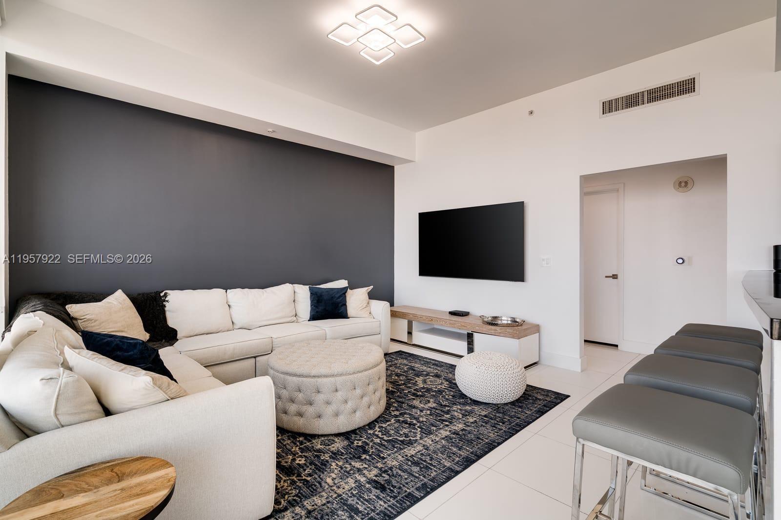 image Vizcayne South12