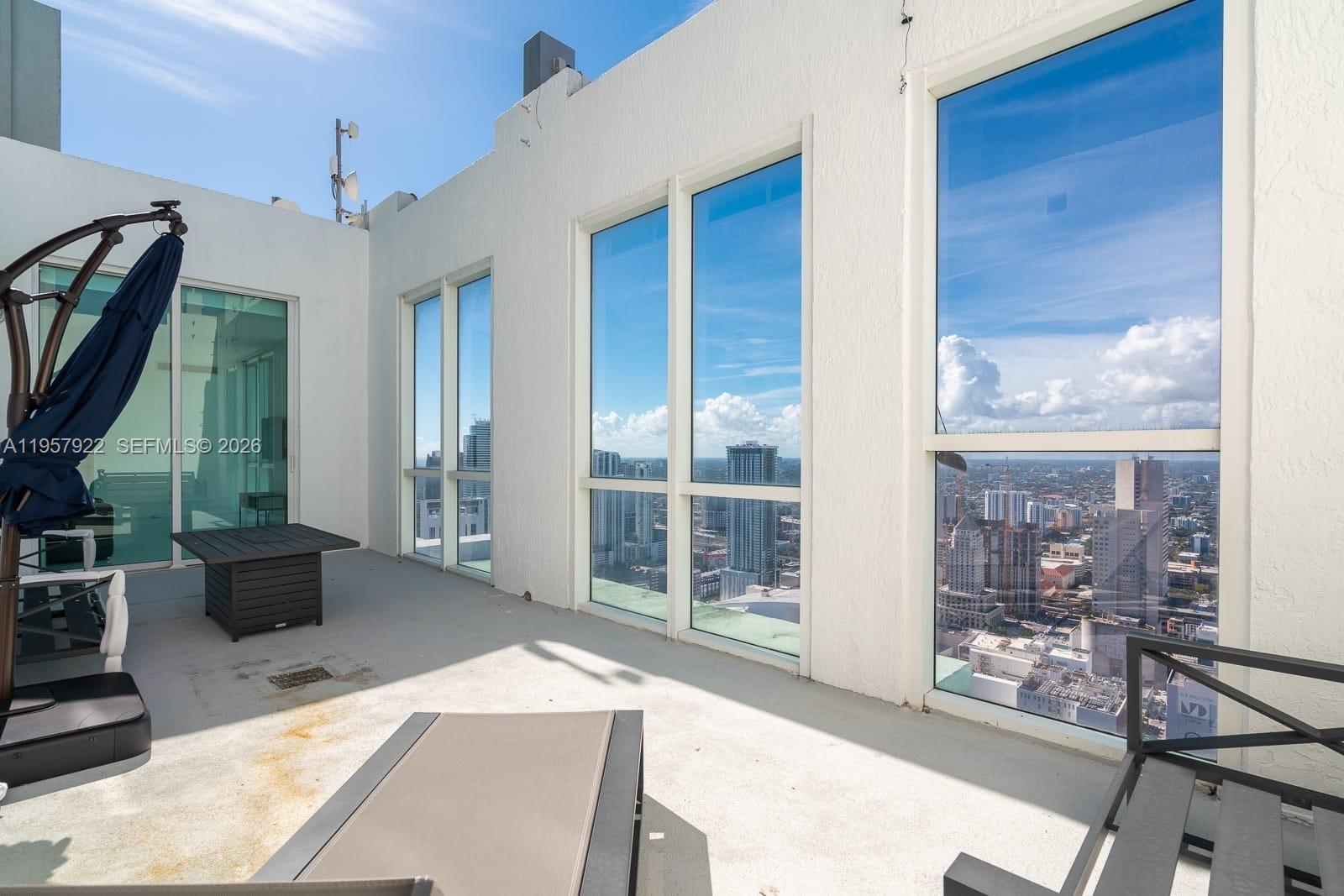 image Vizcayne South19