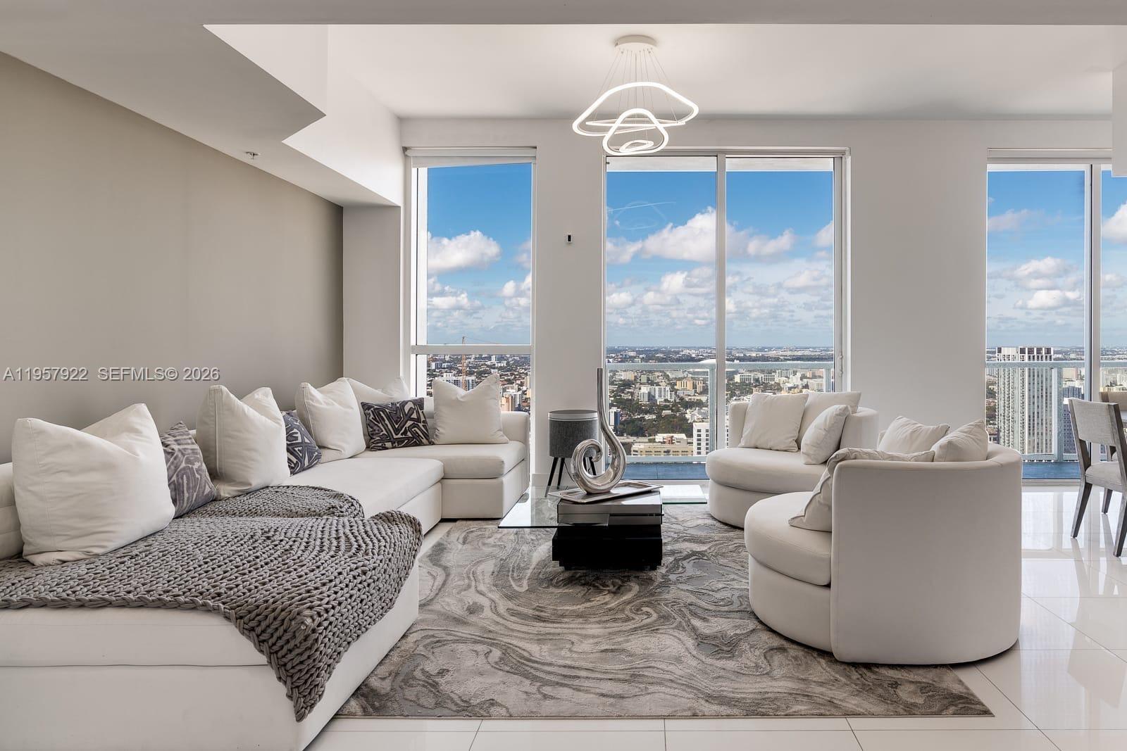 image Vizcayne South2