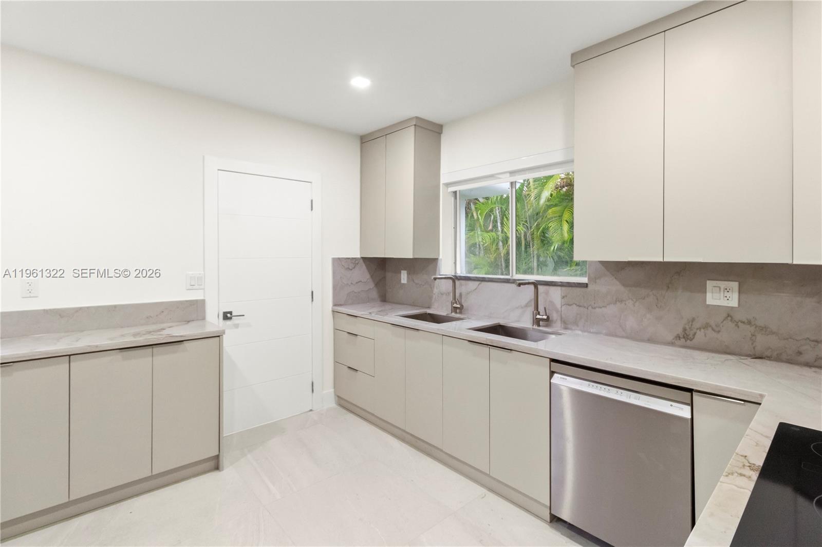 1261 98th St Bay Harbor Islands, FL 33154