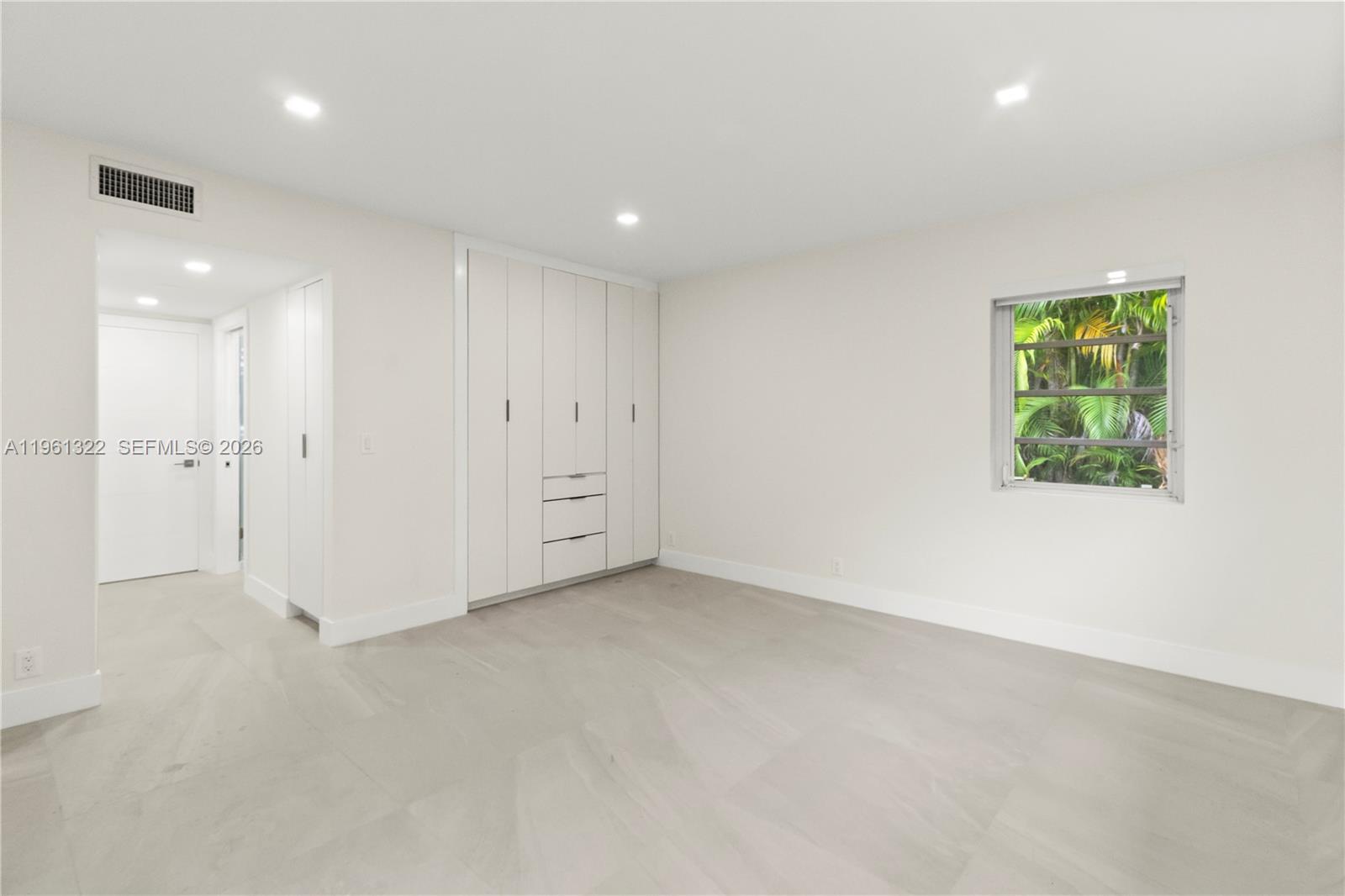 1261 98th St Bay Harbor Islands, FL 33154