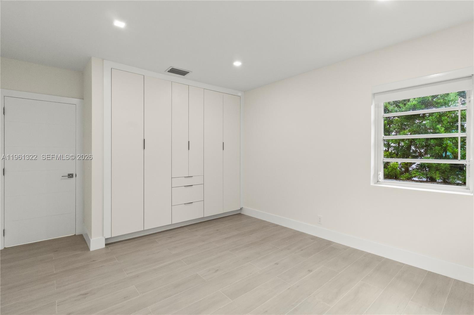 1261 98th St Bay Harbor Islands, FL 33154