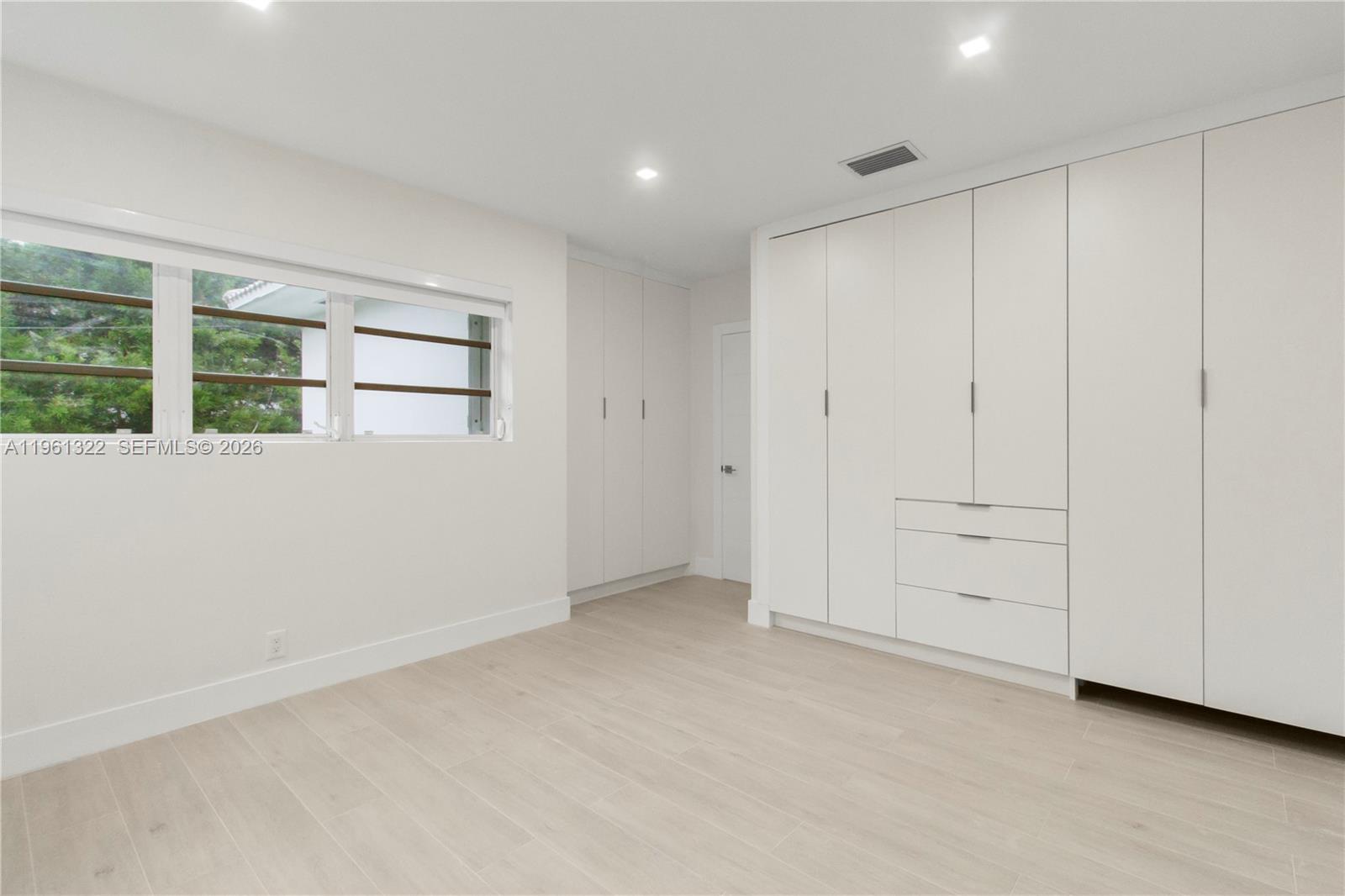 1261 98th St Bay Harbor Islands, FL 33154