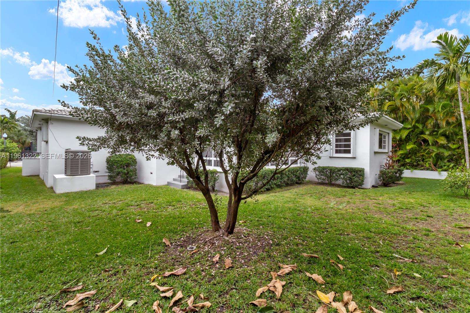 1261 98th St Bay Harbor Islands, FL 33154